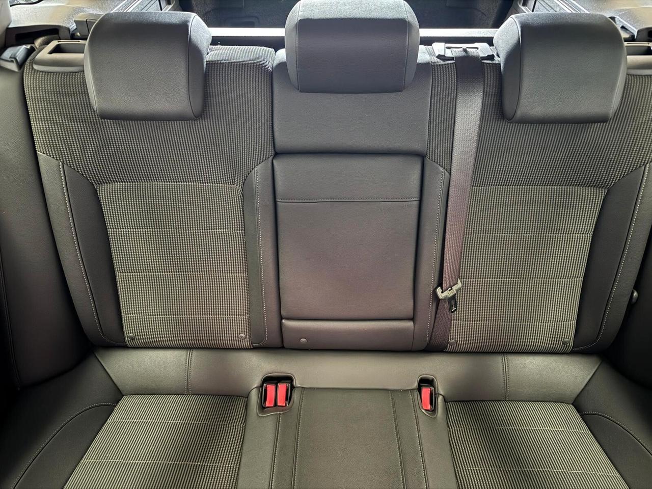 Opel Insignia allestimento Sports Tourer Cosmo