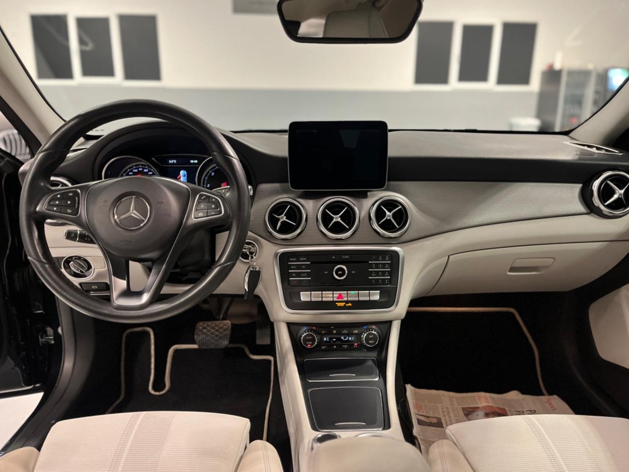 Mercedes-benz GLA 200d Automatic Premium