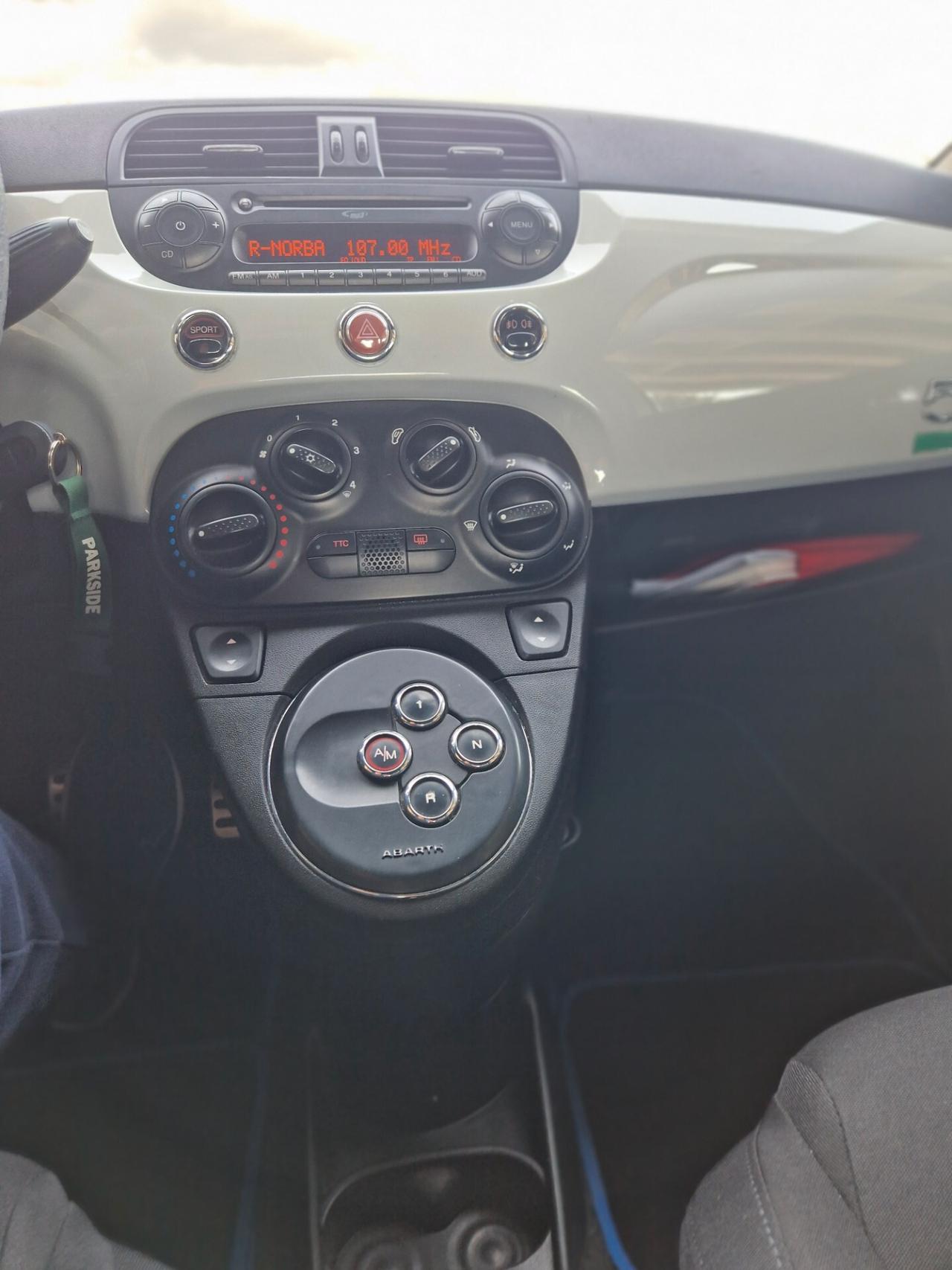 Abarth 500 1.4 Turbo T-Jet MTA Custom