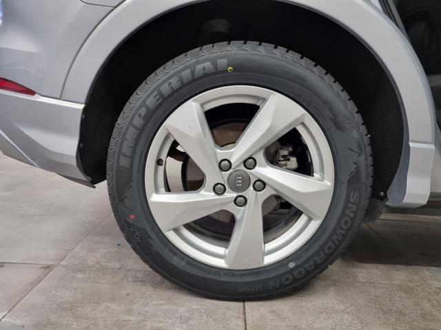 AUDI Q3 35 TFSI Business Advanced