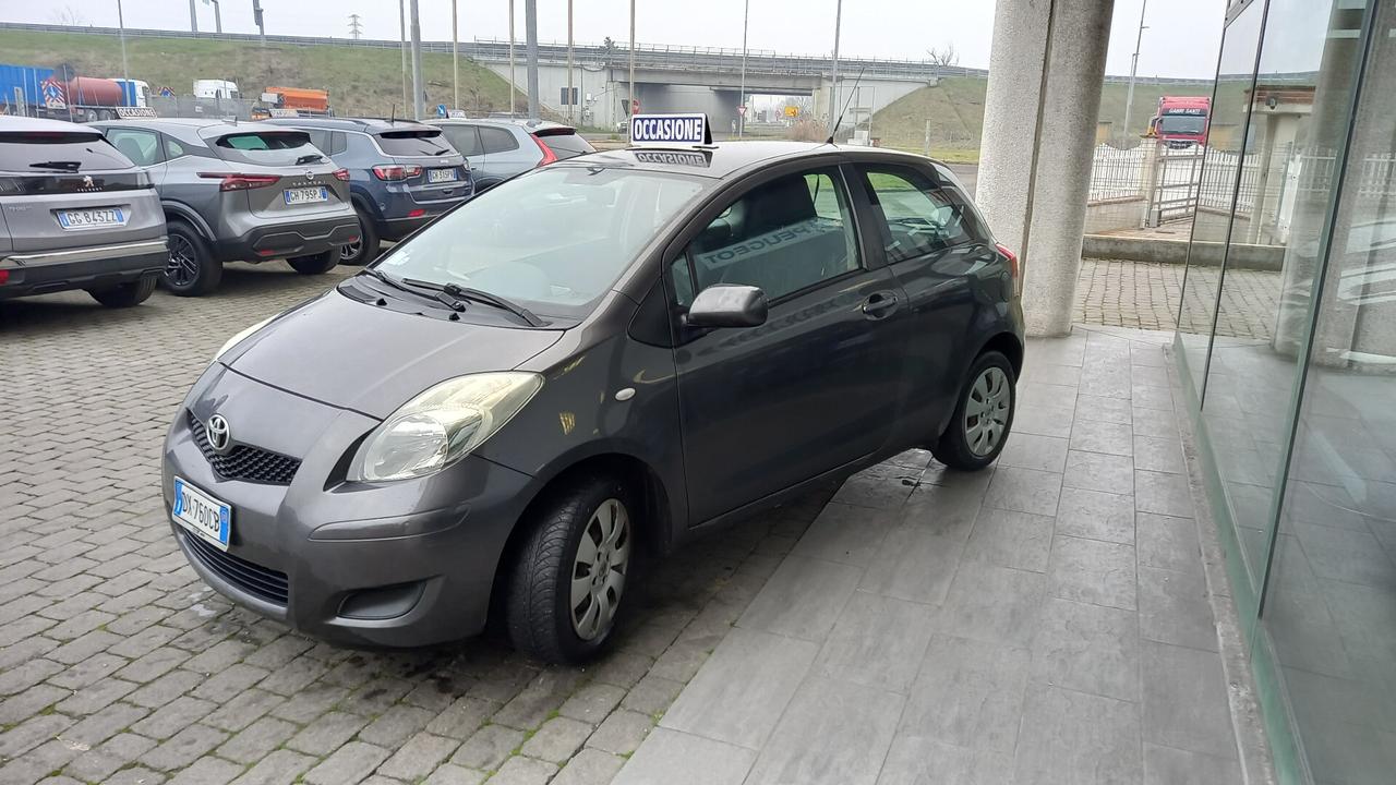 Toyota Yaris 1.0 3 porte Now