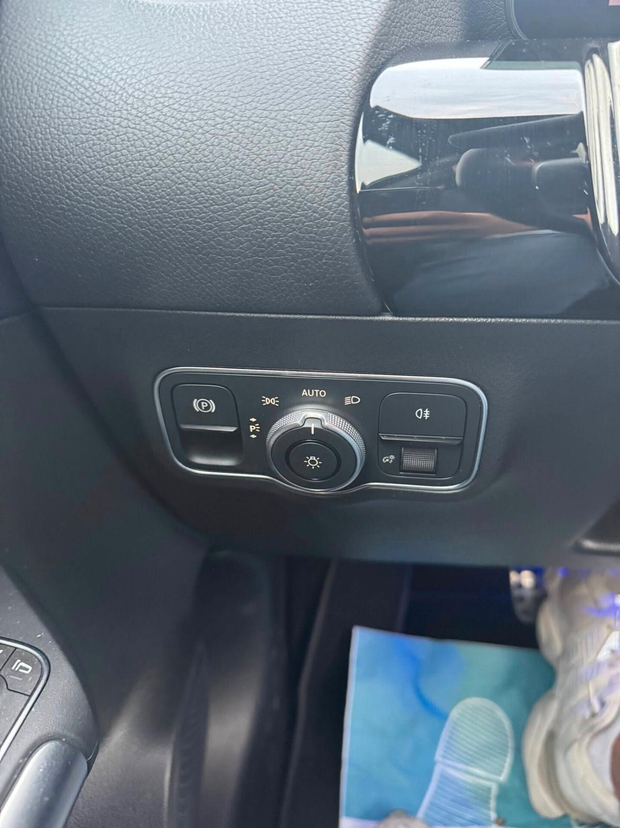 MERCEDES GLA200d PREMIUM PLUS AMG LINE