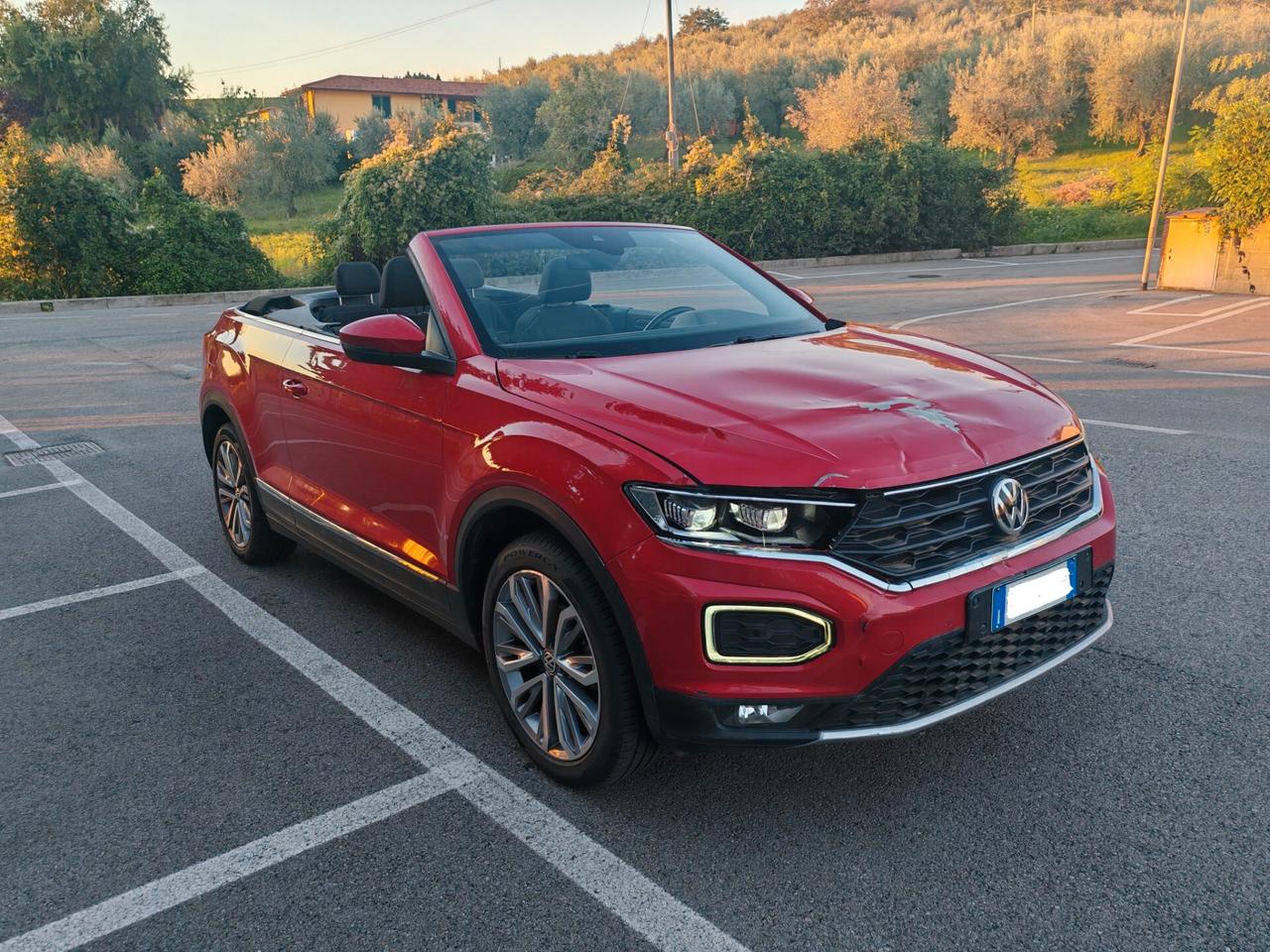 Volkswagen T-Roc Cabriolet incidentata