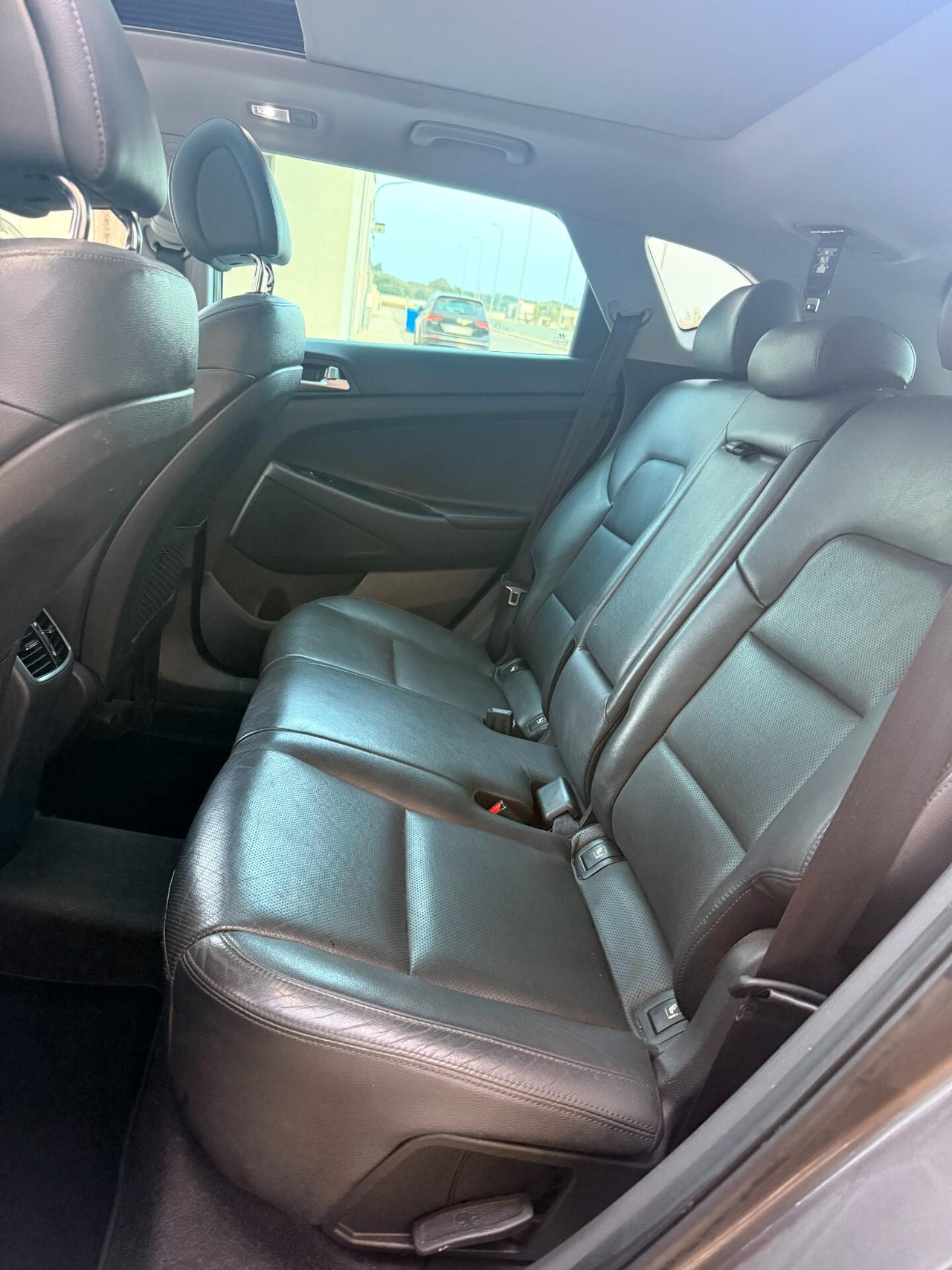Hyundai Tucson 1.7 CRDi XPossibleTETTO APRIBILE,TELECAMERA,NAVI,ANDROID AUTO,BLUETOOTH,FULL LED,PELLE