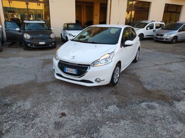 Peugeot 208 1.4 HDi 68 CV 5 porte Active Neopatentati