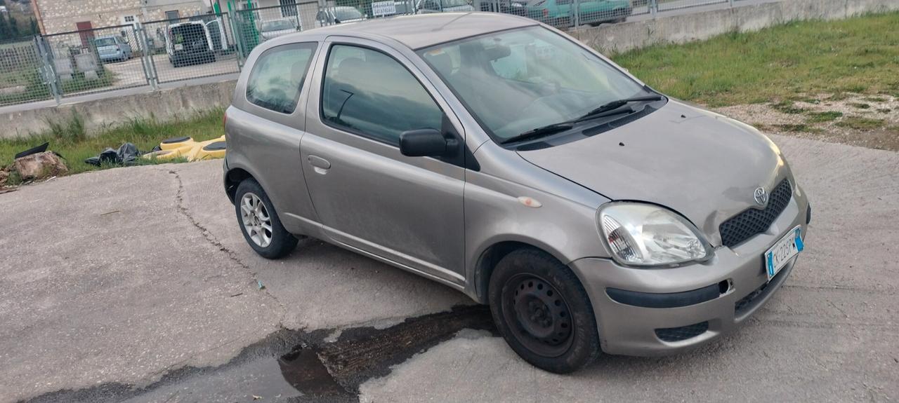 Toyota Yaris 1.0i 16V cat 3 porte