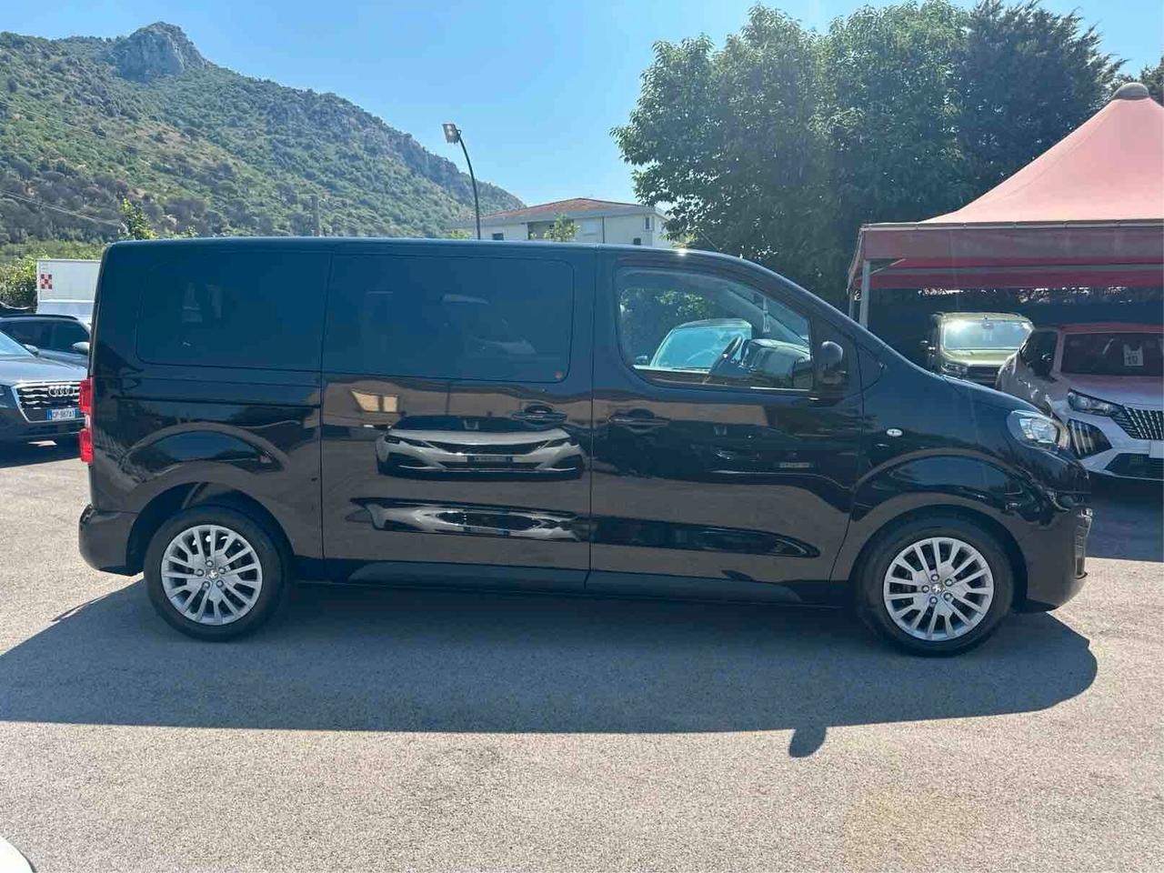 Peugeot Traveller BlueHDi 140 S&S EAT8 Standard Business