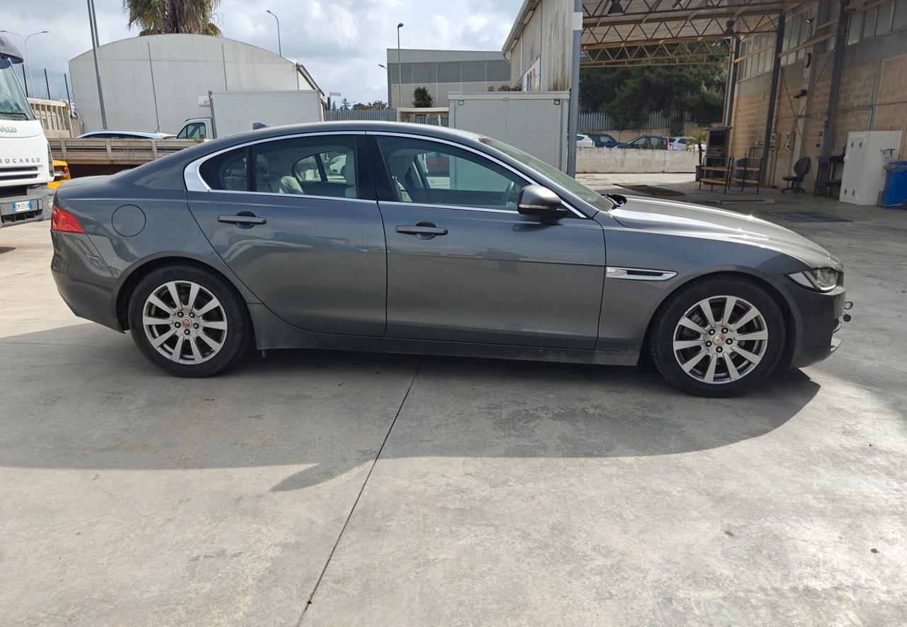 Jaguar XE 2.0 D Turbo 180CV aut. Portfolio (Avaria motore)