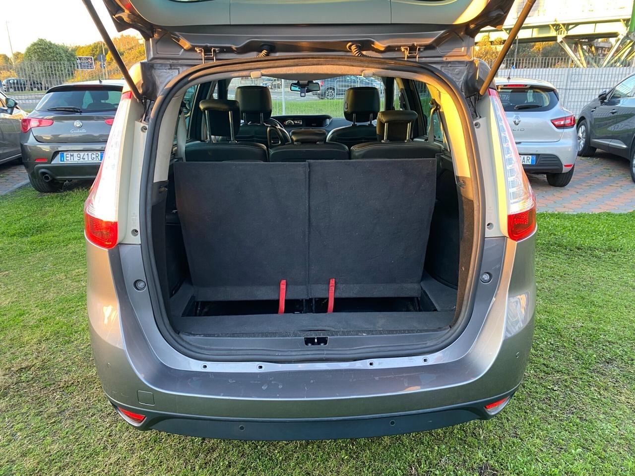 RENAULT - Grand Scénic - dCi 8V 110 CV EDC