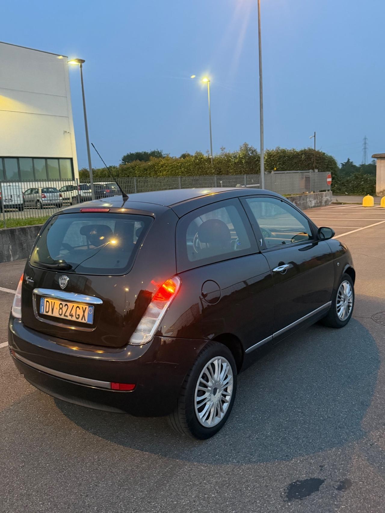 Lancia Ypsilon 1.2 Argento Ecochic GPL