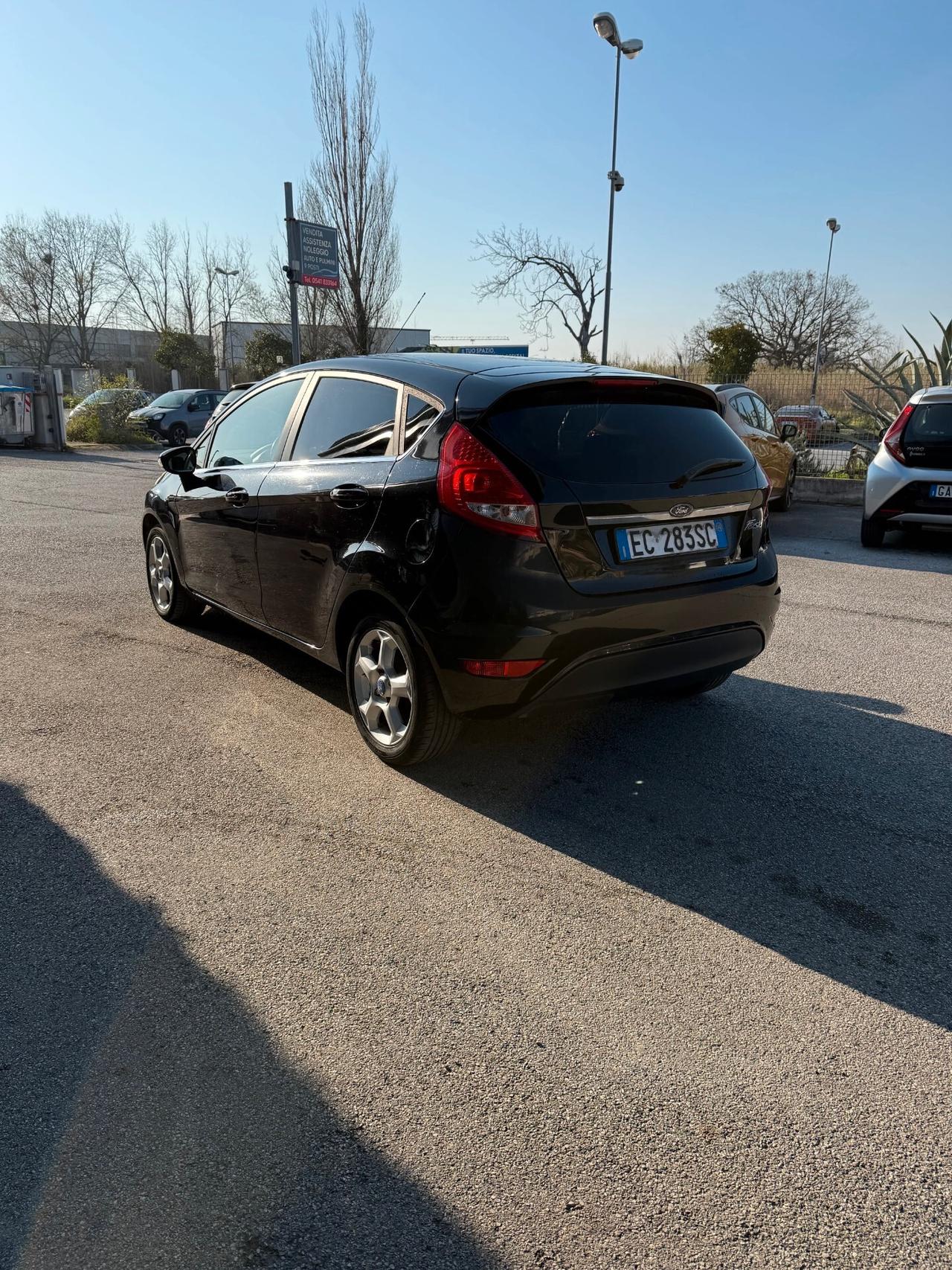 Ford Fiesta 1.4 5 porte Bz.- GPL Titanium