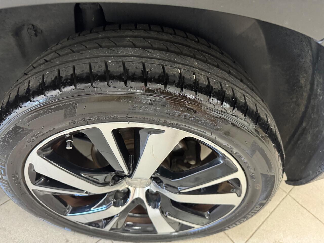 Peugeot 2008 1.6 HDI 100 CV Allure