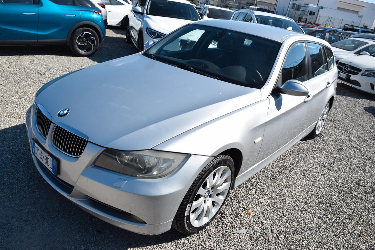 Bmw 330 330d Touring Futura navi pelle cruise sensori bt