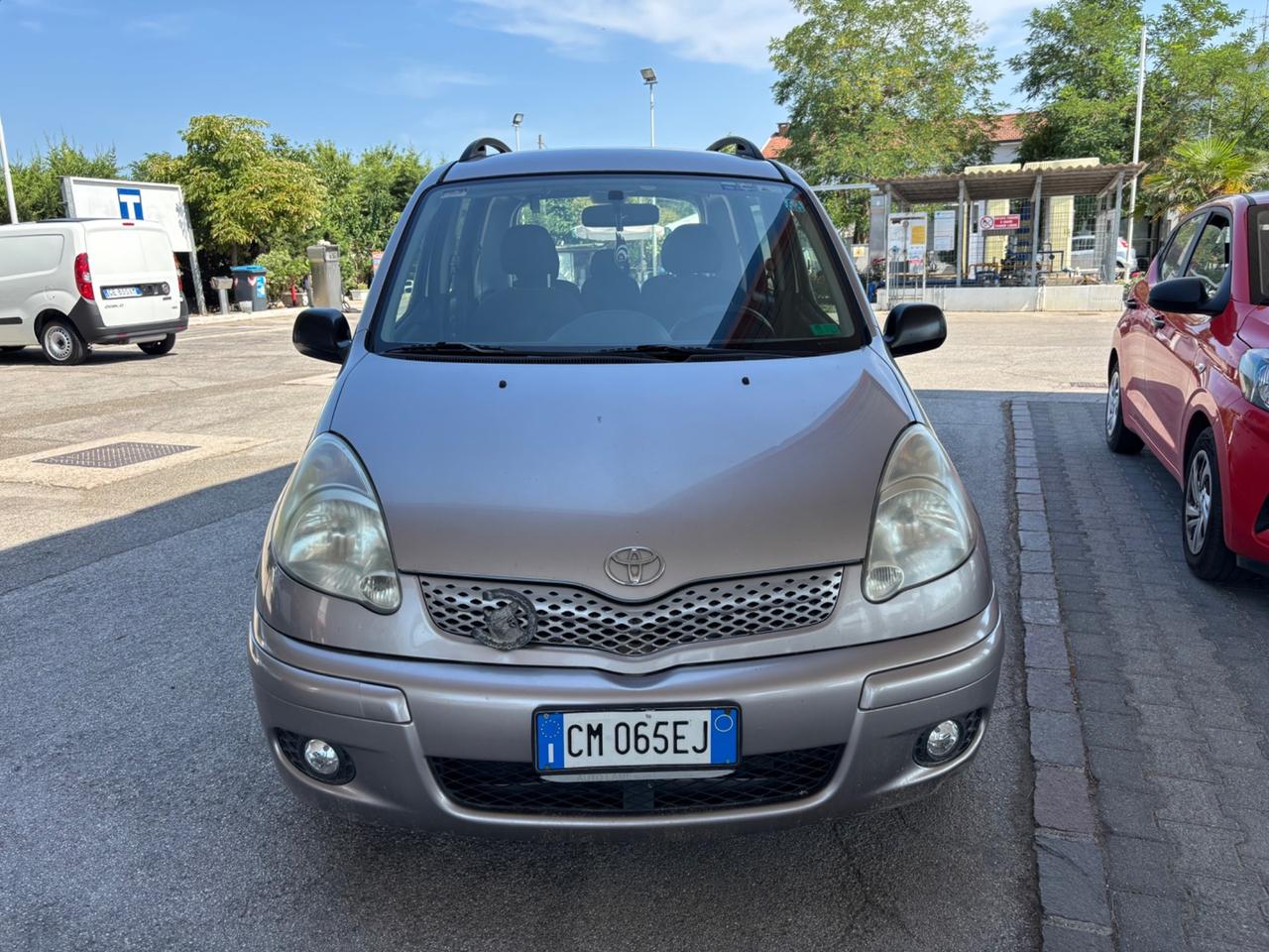 Toyota Yaris Verso 1.3i 16V cat Luna '03