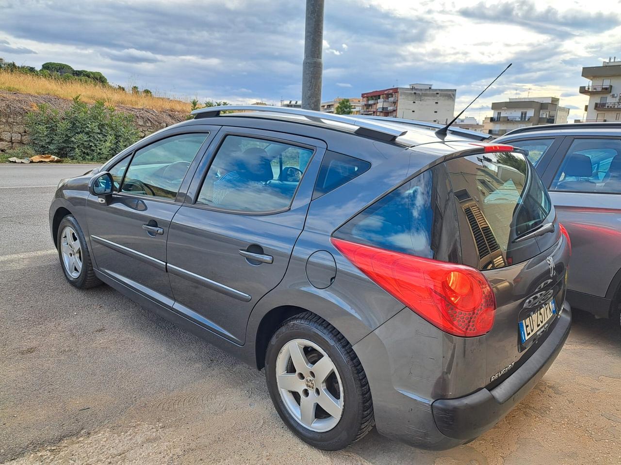 Peugeot 207 1.6 8V HDi 93CV SW X LINE