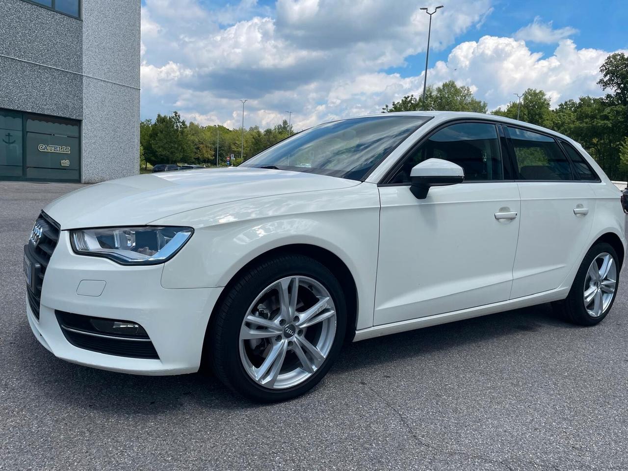 Audi A3 SPB 1.6 TDI ultra Attraction