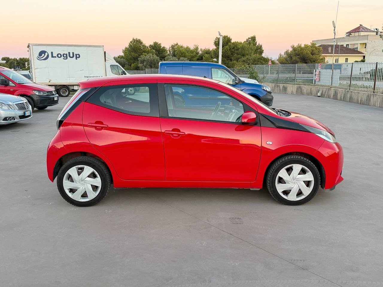 Toyota Aygo 1.0 VVT-i 69 CV 5 porte x-play TSS MMT