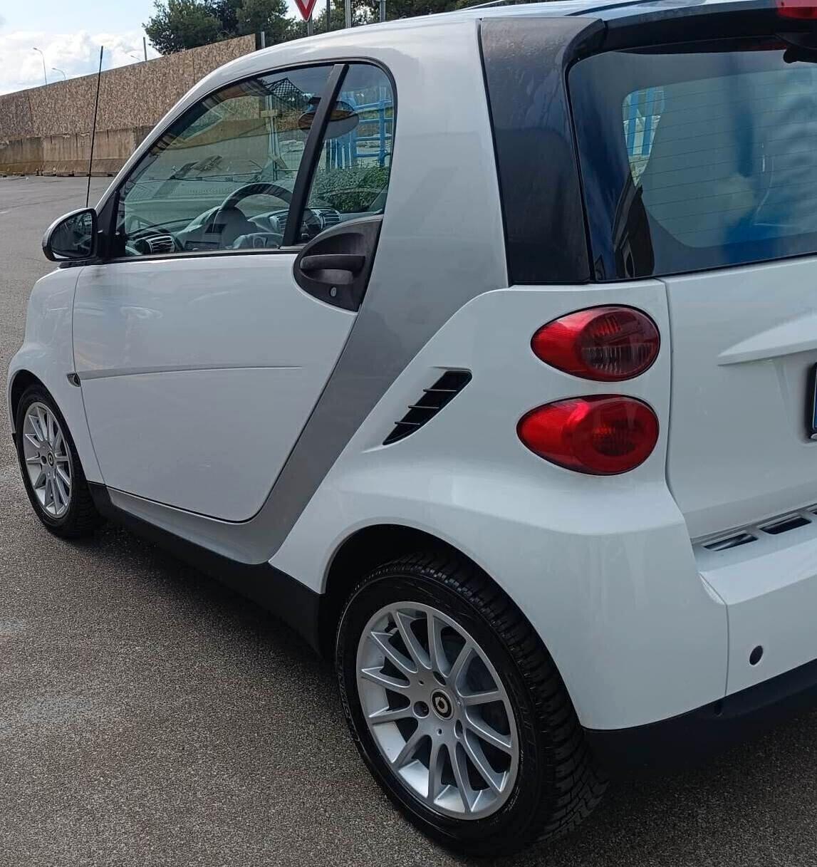 Smart ForTwo 1.0 benzina 52 kW MHD coupé passion