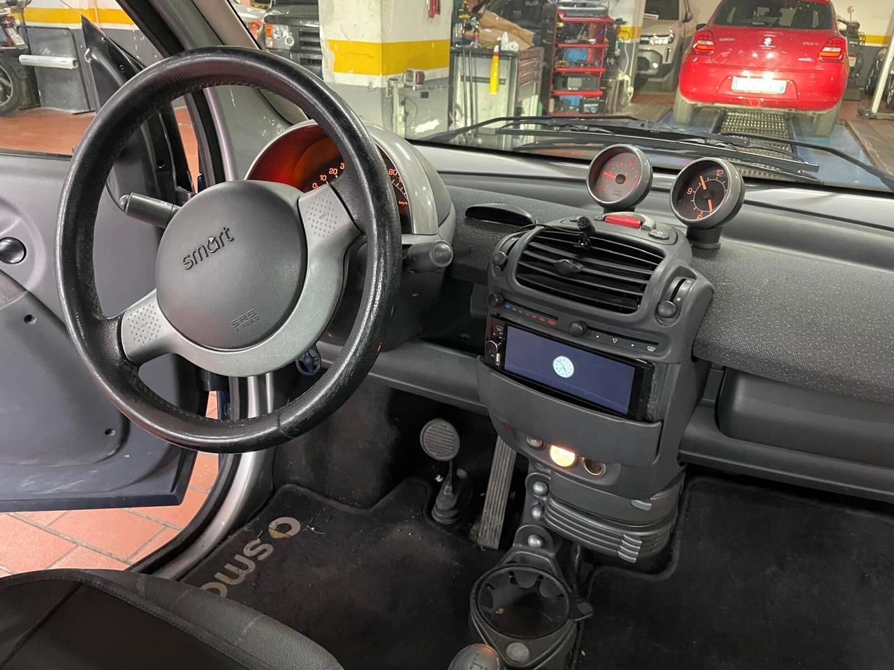 Smart 700 city-coupé pure (45 kW)