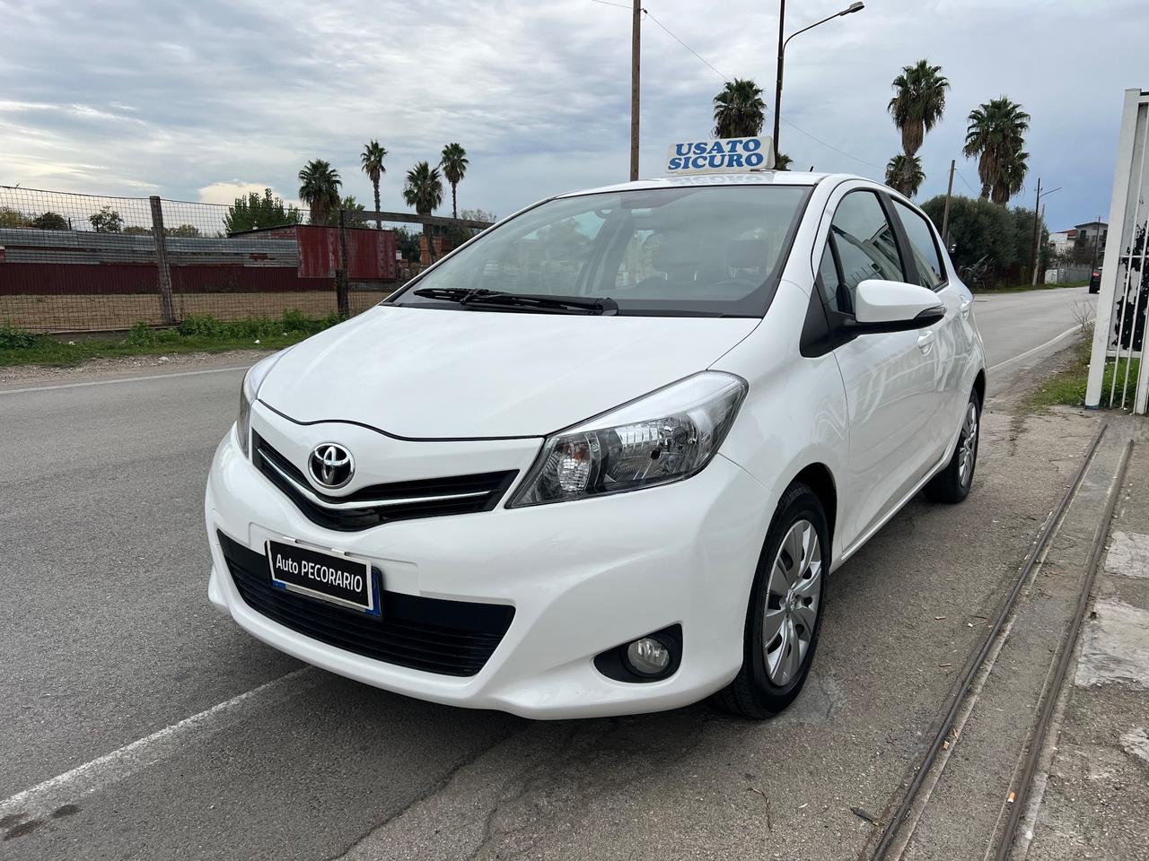 Toyota Yaris 1.0 5 porte Lounge