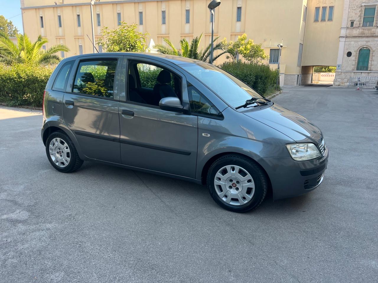 Fiat Idea 1.4 16V S&S Emotion