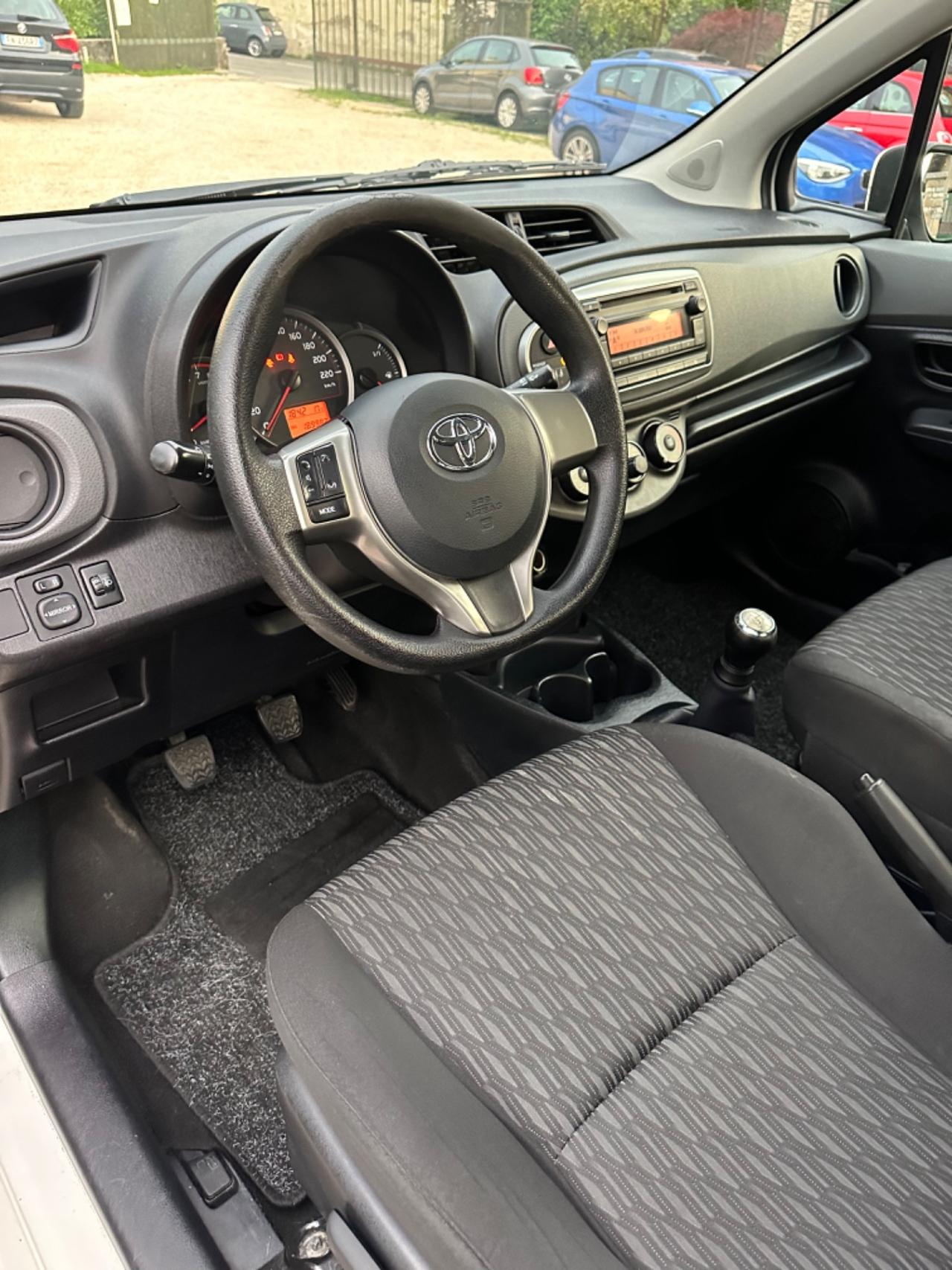 Toyota YARIS 1.0 5P NEOPAT KMCERT GARANZ UNICOPR
