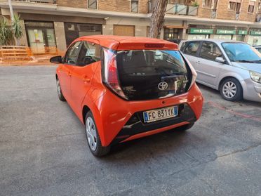 Toyota Aygo 1.0 VVT-i 69 CV 5 porte x-cite ok neopatentati