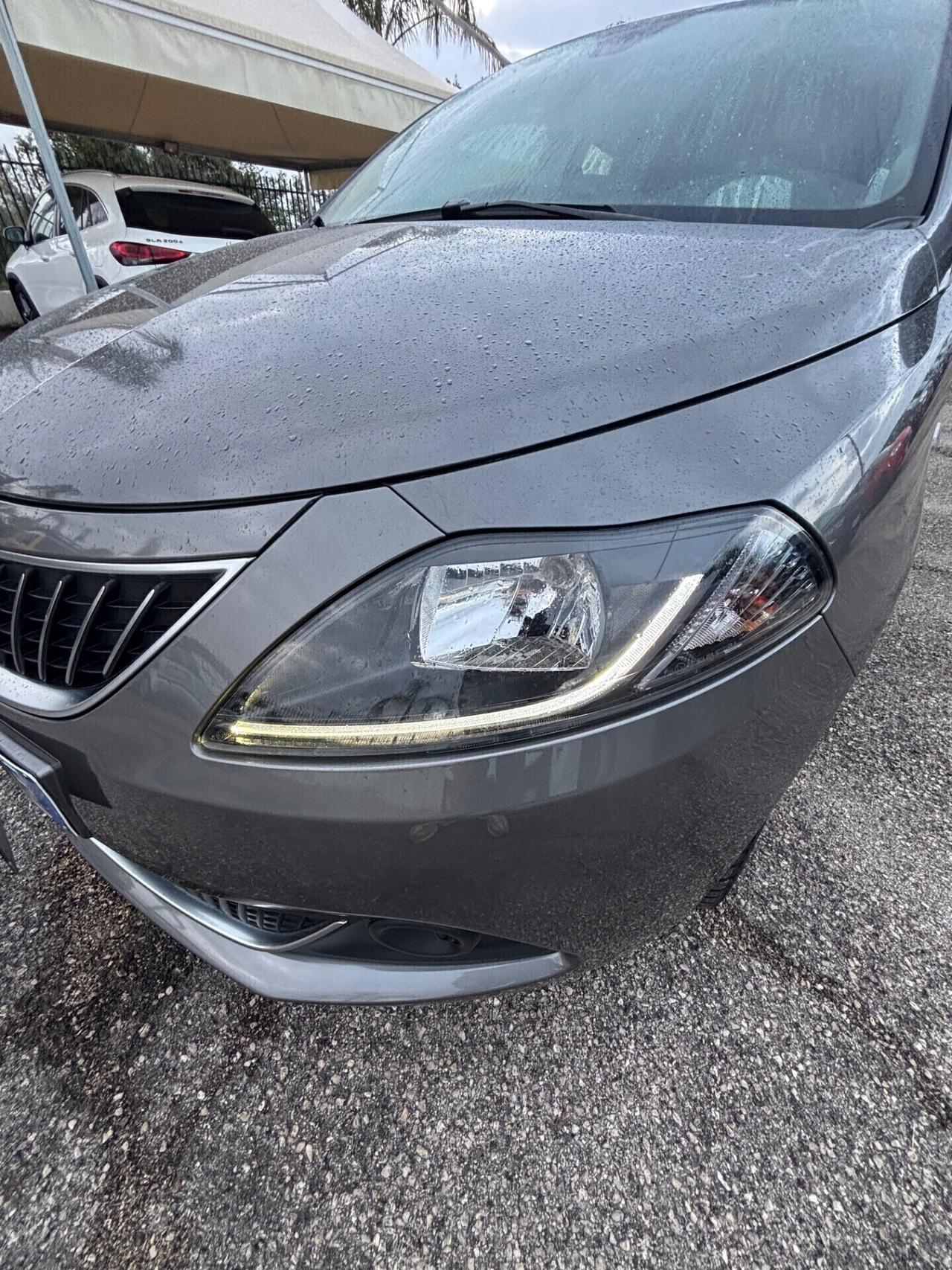 Lancia Ypsilon 1.0 FireFly 5 porte S&S Hybrid Gold