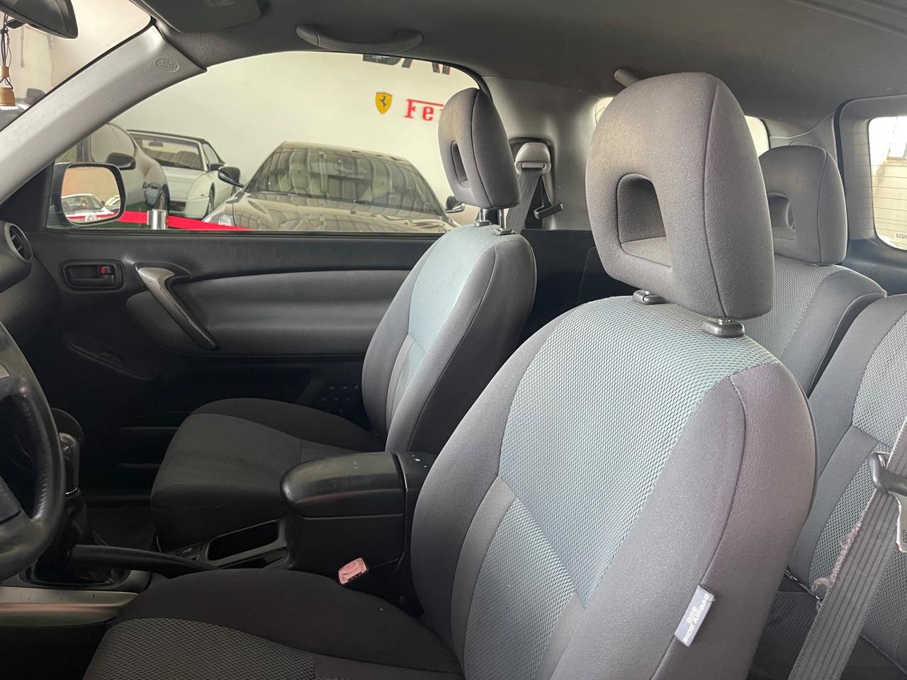 Toyota RAV 4 2.0 D-4D 4x4 Neopatentati PERMUTE RATE