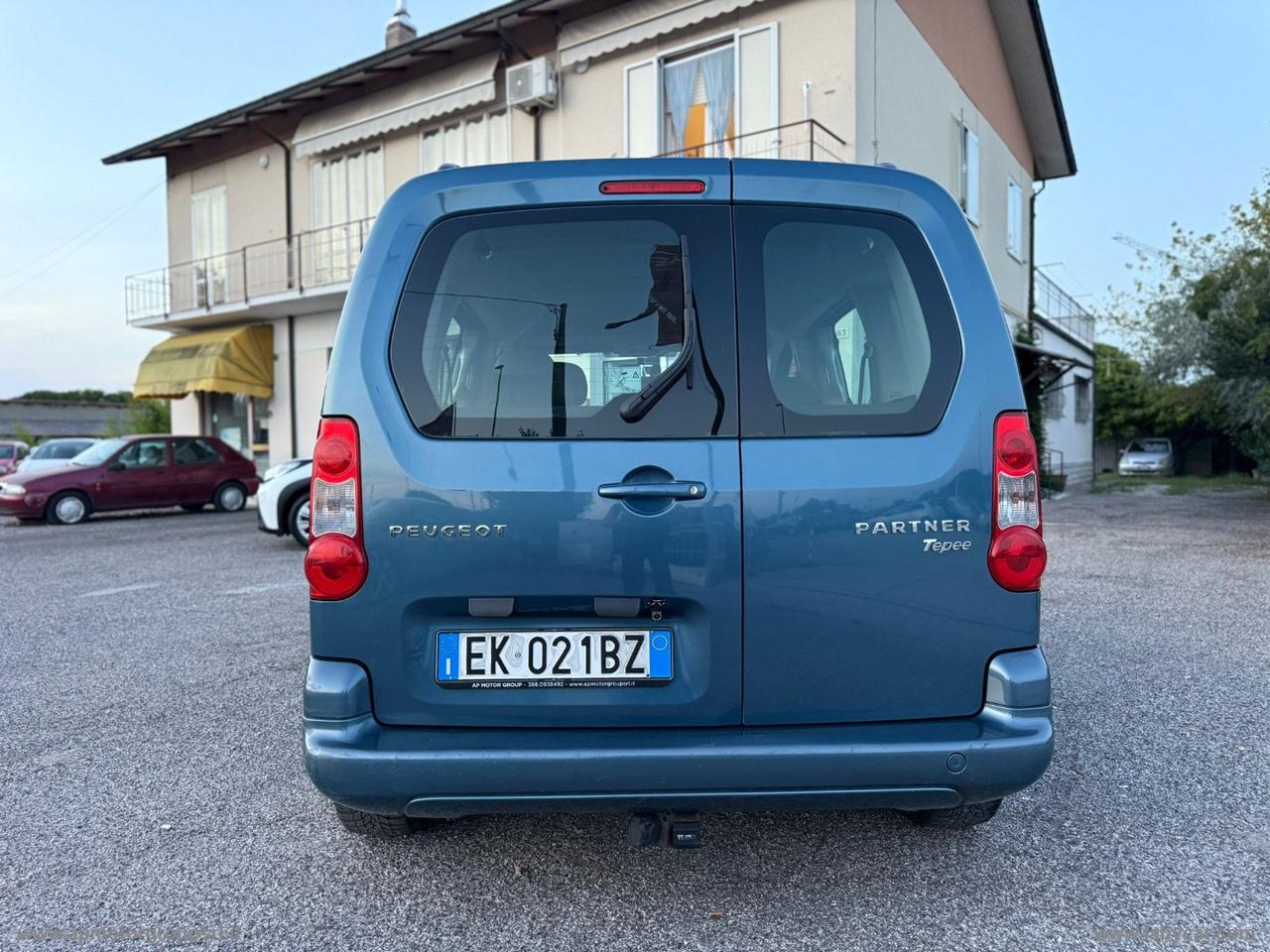 PEUGEOT Partner Tepee 1.6HDI 112CV Outdoor G.TRAINO