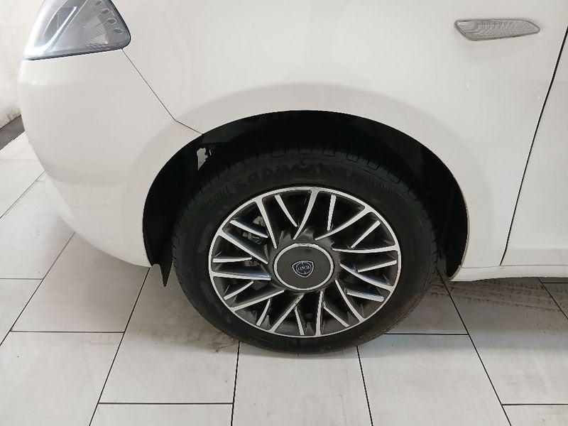 Lancia Ypsilon 1.0 firefly hybrid Gold Plus s&s 70cv 5p.ti