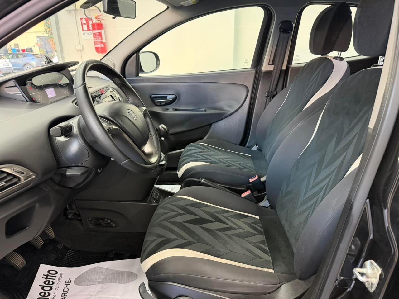 Lancia Ypsilon 1.2 69 CV 5 porte Gold 2016