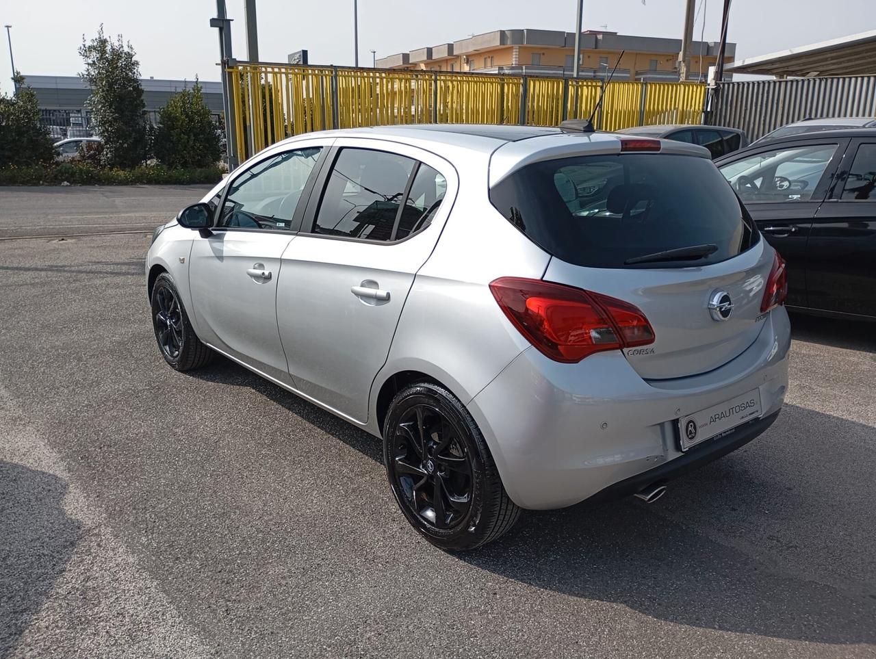 Opel Corsa 1.4 90CV GPL Tech Black Edition