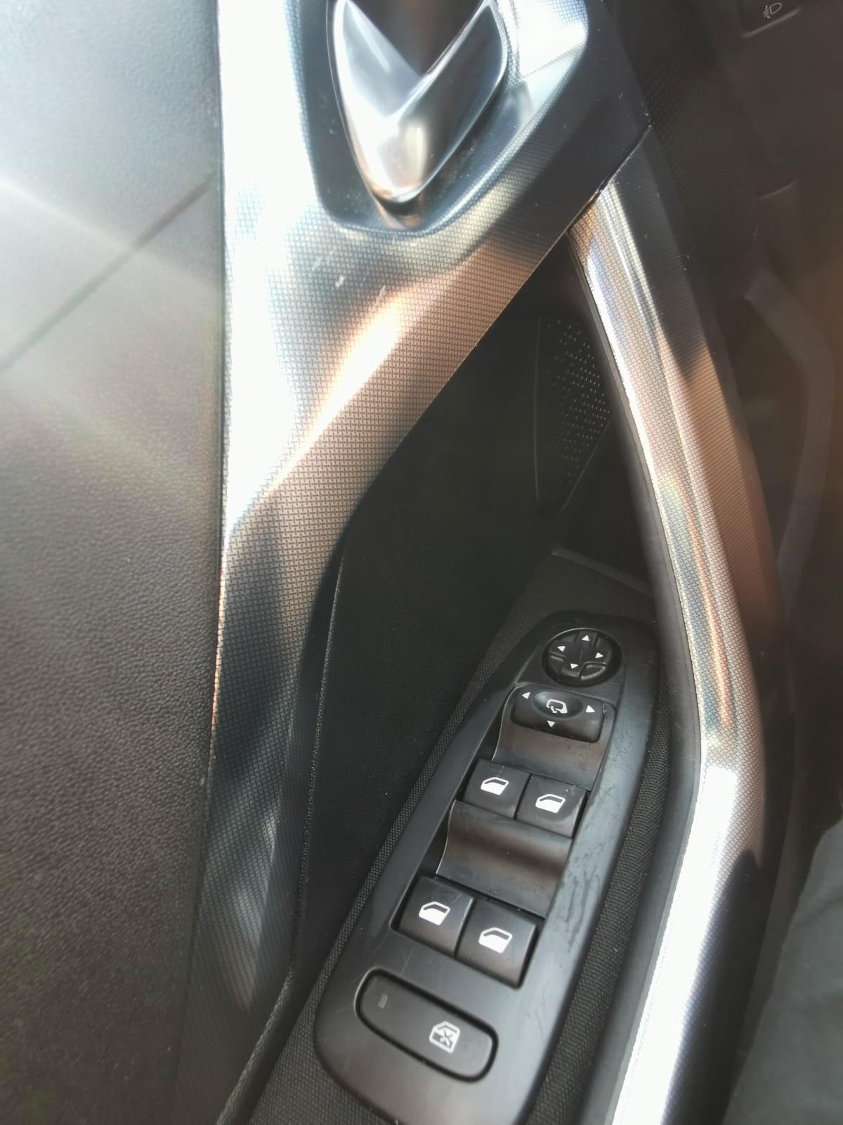 Peugeot 2008 1.6 E-HDI 92CV S&S URBAN CROSS 2015