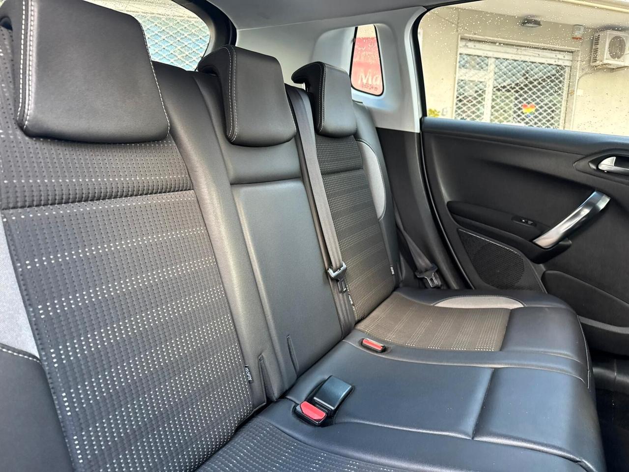 Peugeot 2008 BlueHDi 100cv Black Matt Garanzia