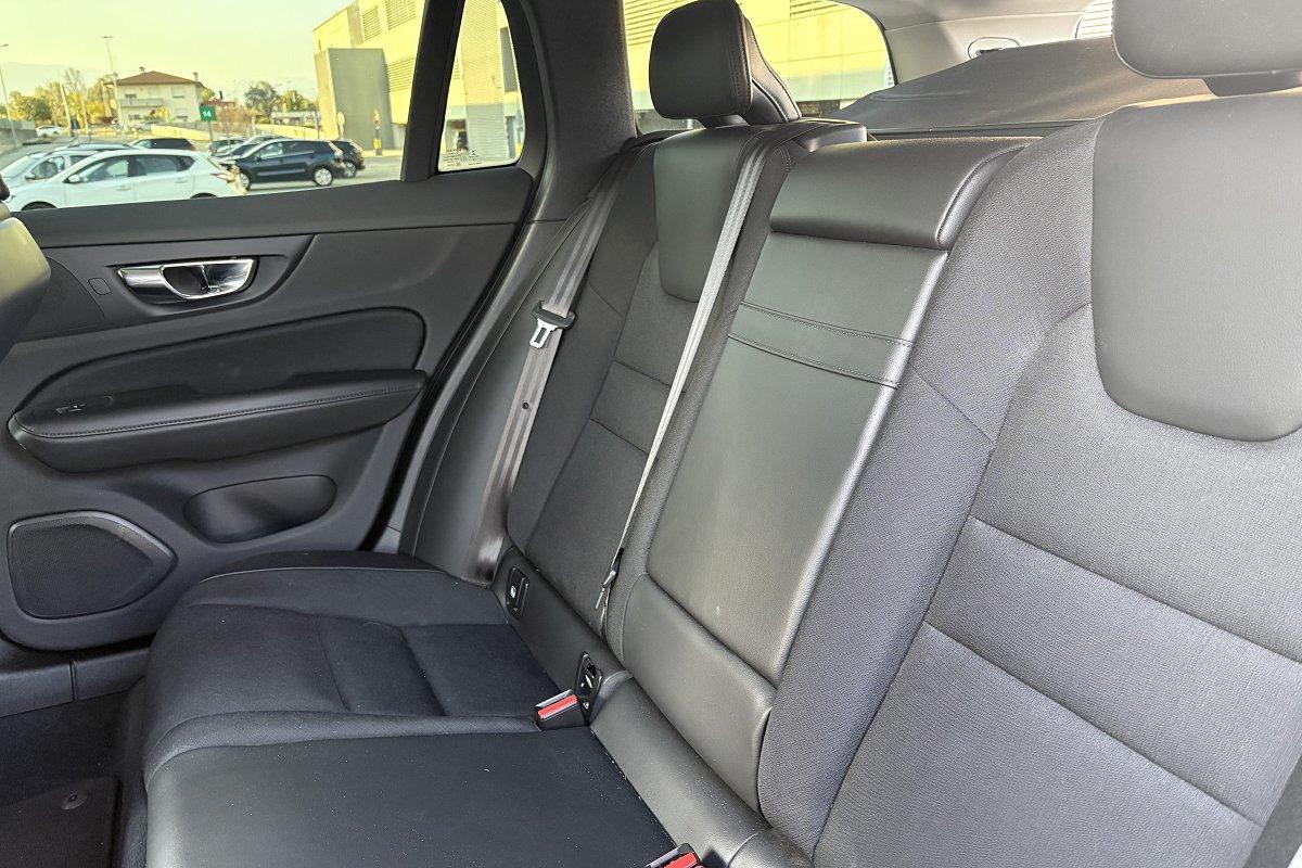 VOLVO V60 D4 AWD Geartronic Business Plus