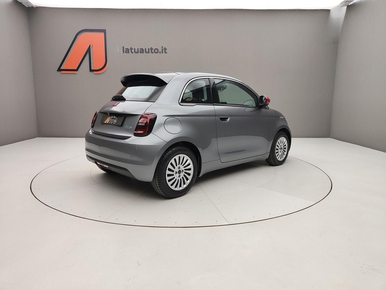 FIAT 500e 500E 118CV 320KM RED