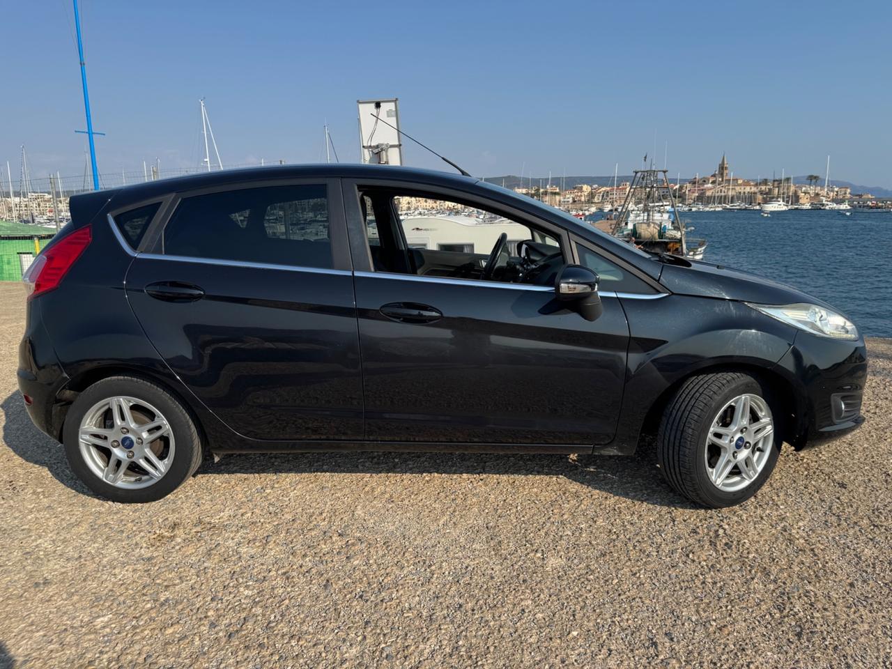 Ford Fiesta 1.5 TDCi 75CV 5 porte Titanium