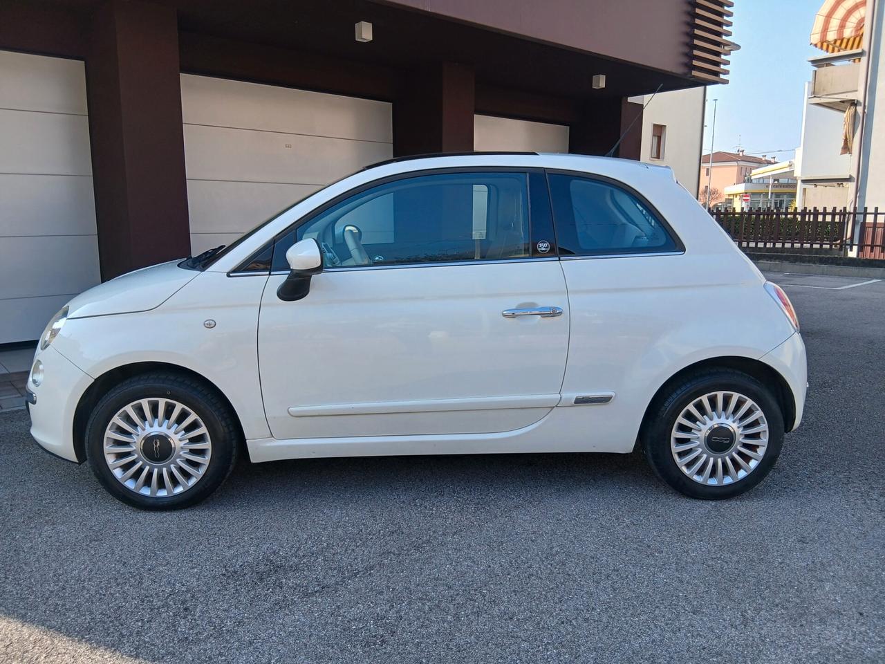 Fiat 500 1.2 Lounge + Navi OK per neo patentato
