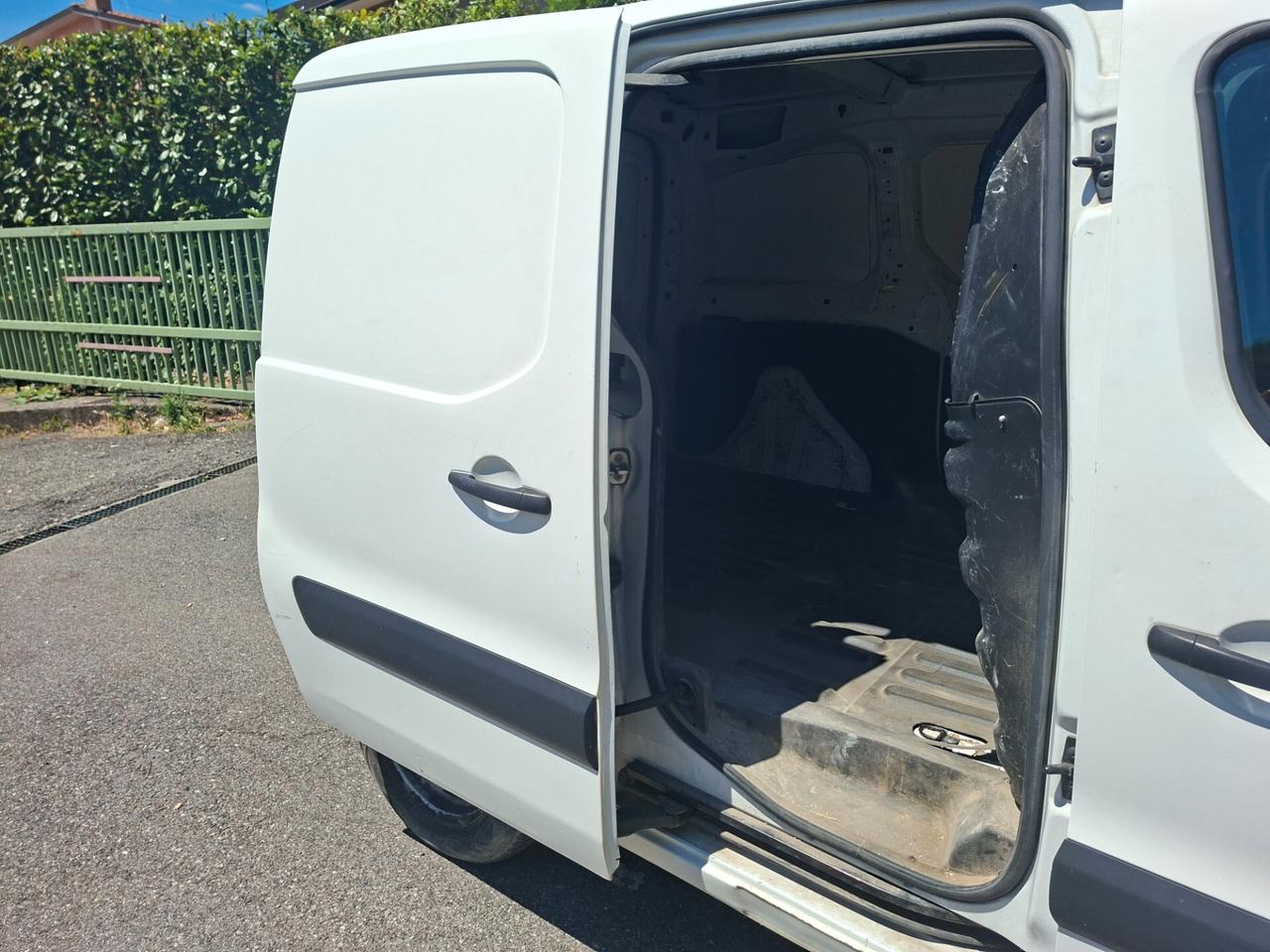Peugeot Partner 1.6 HDI / EURO 6B / AUTOCARRO