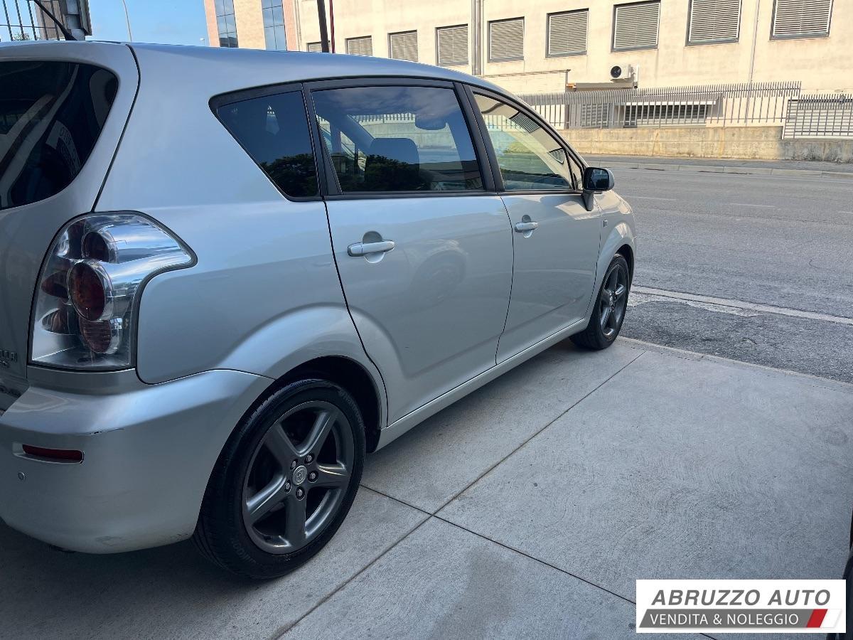 TOYOTA Corolla Verso 2.2 16V D-4D D-Cat