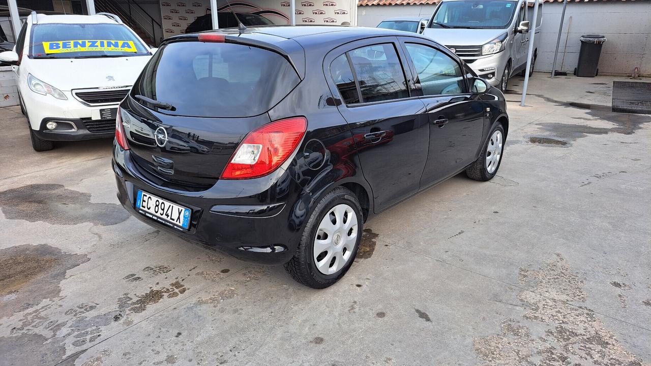 Opel Corsa 1.2 5 porte Club