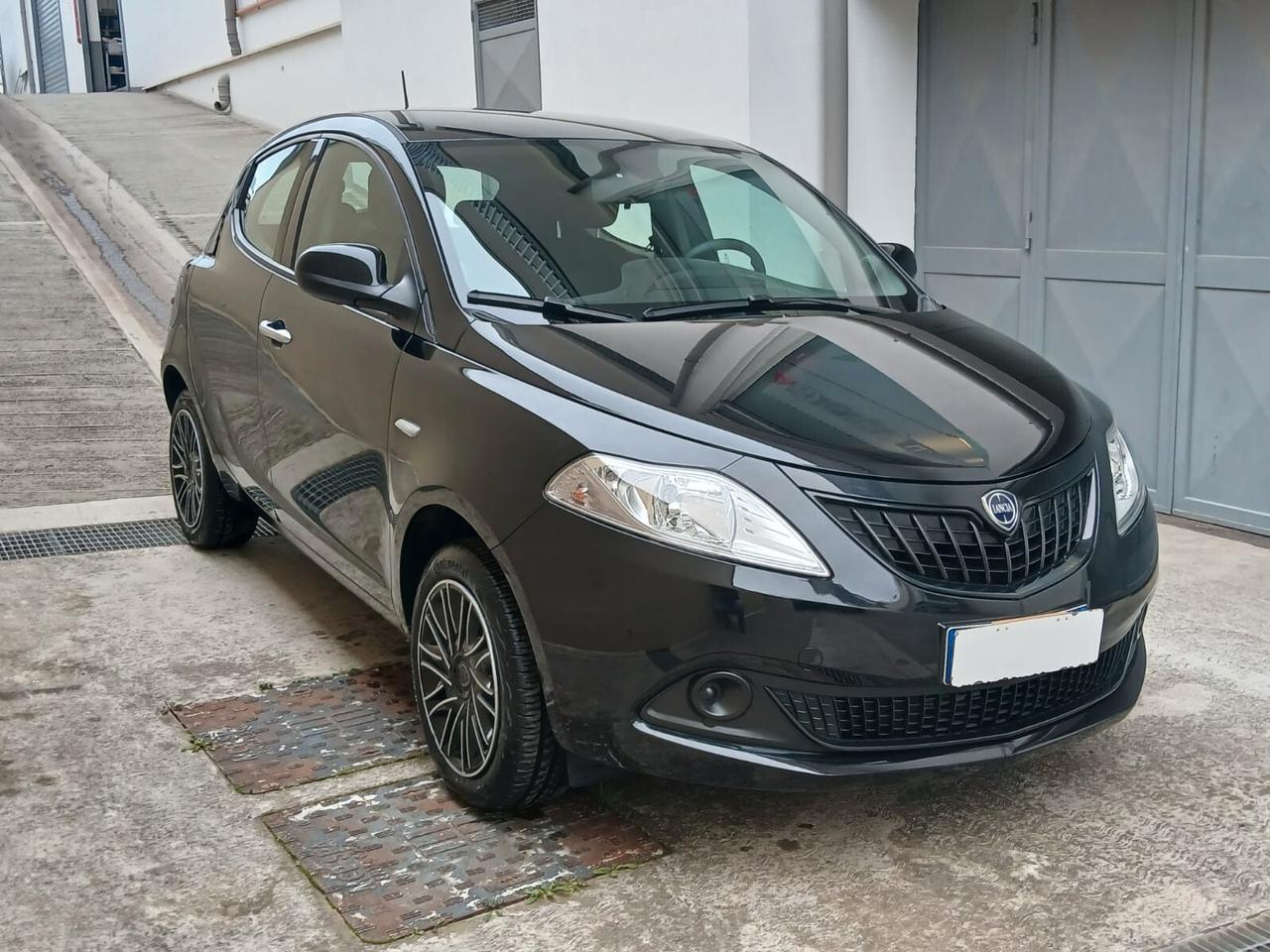 Lancia Ypsilon 1.0 FireFly 5 porte S&S Hybrid Silver Plus