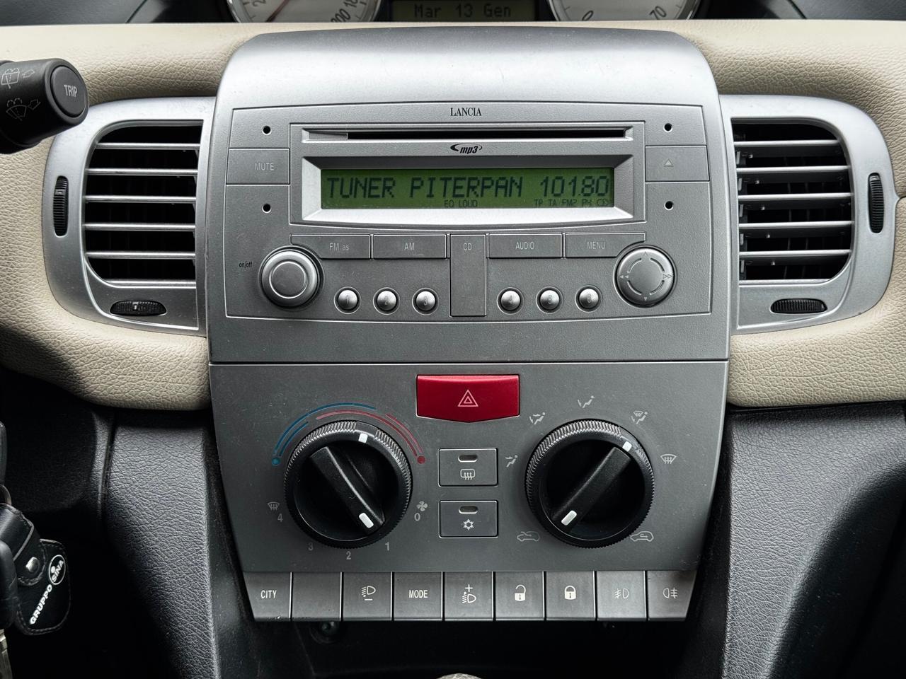 Lancia Ypsilon 1.4 GPL Neopatentati