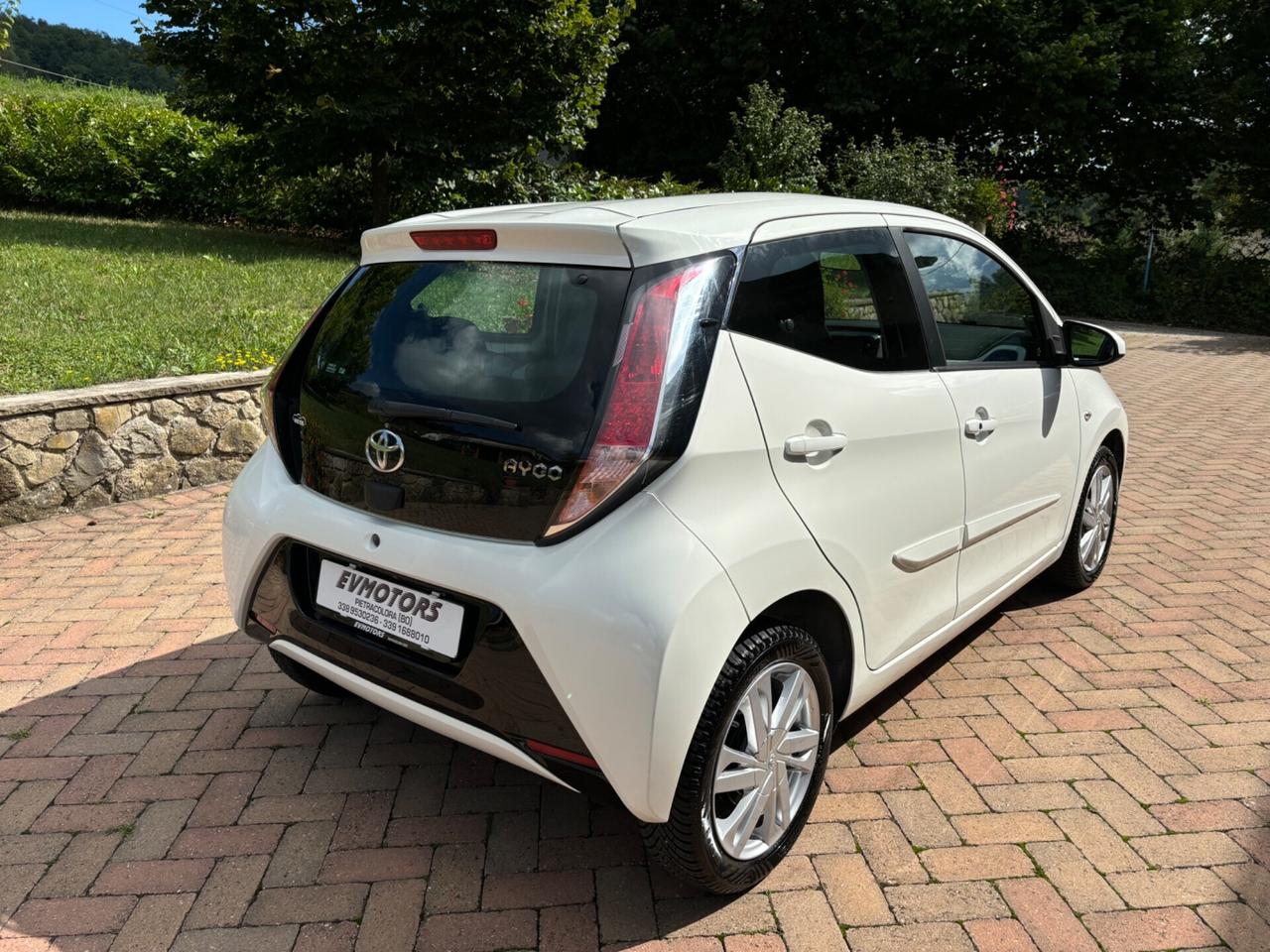 Toyota Aygo 1.0 VVT-i 69 CV 5 porte OK NEOPATENTATI