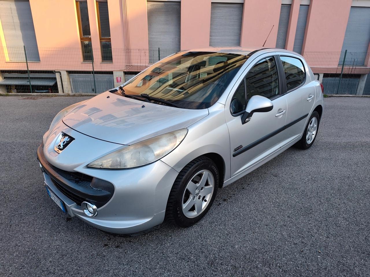 Peugeot 207 1.4 benz GPL 5 porte lavori certificati