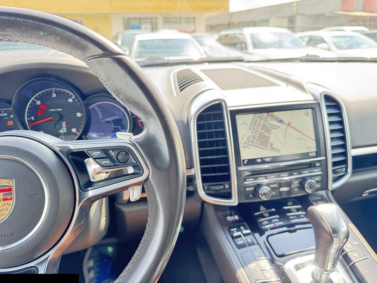 PORSCHE CAYENNE DIESEL NAVI PASM LED