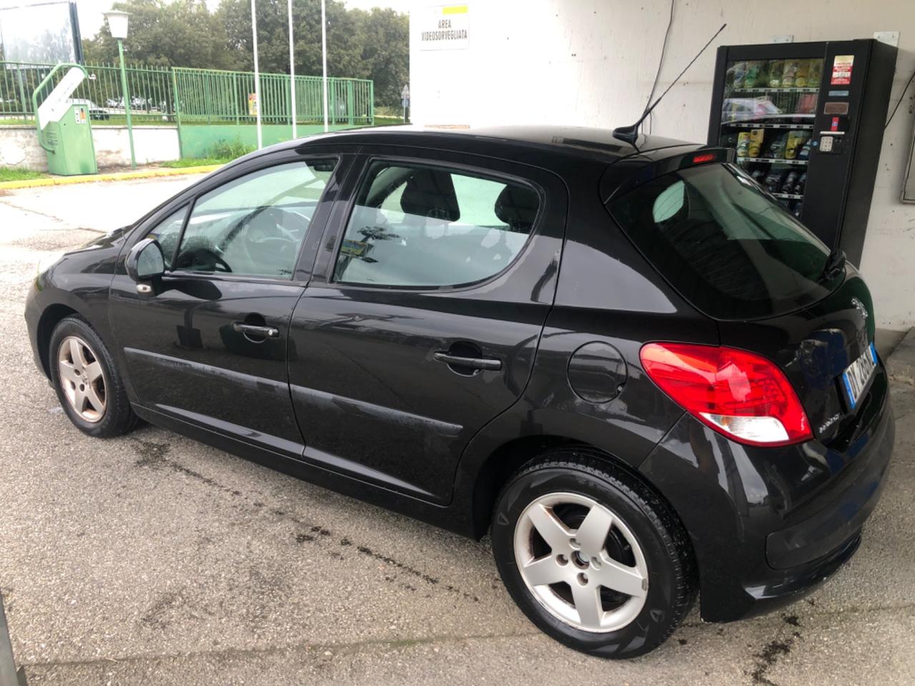 Peugeot 207 Benzina/GPL Neopatentati Soli 86000KM