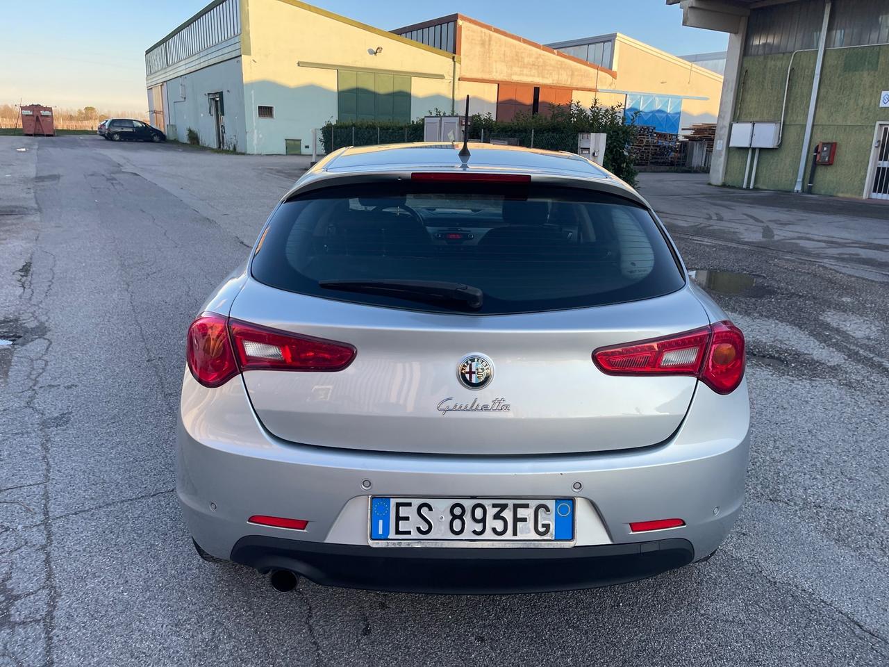 Alfa Romeo Giulietta 1.4Neopatentati GPL