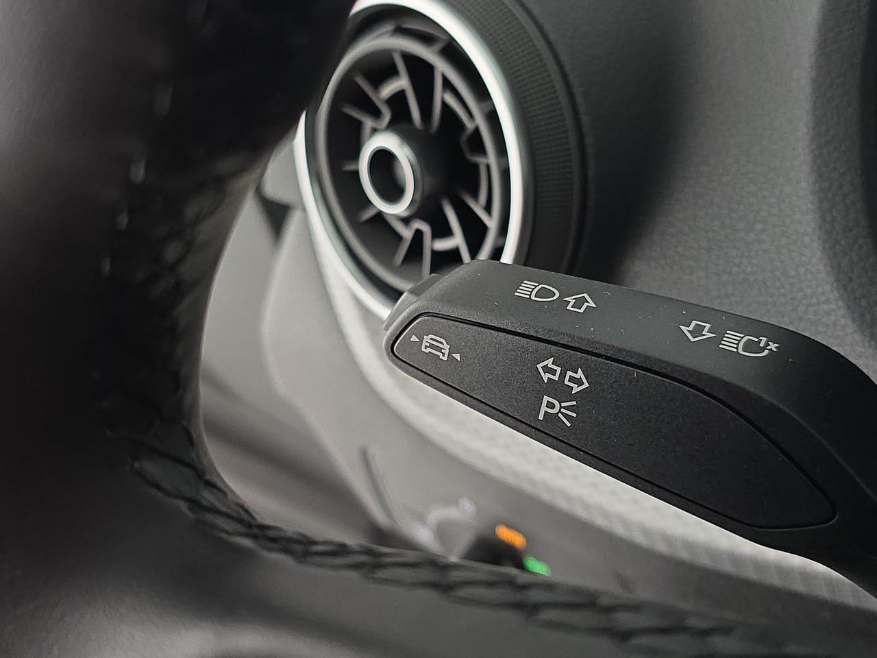 Audi Q2 30 1.0 tfsi business advanced 116cv